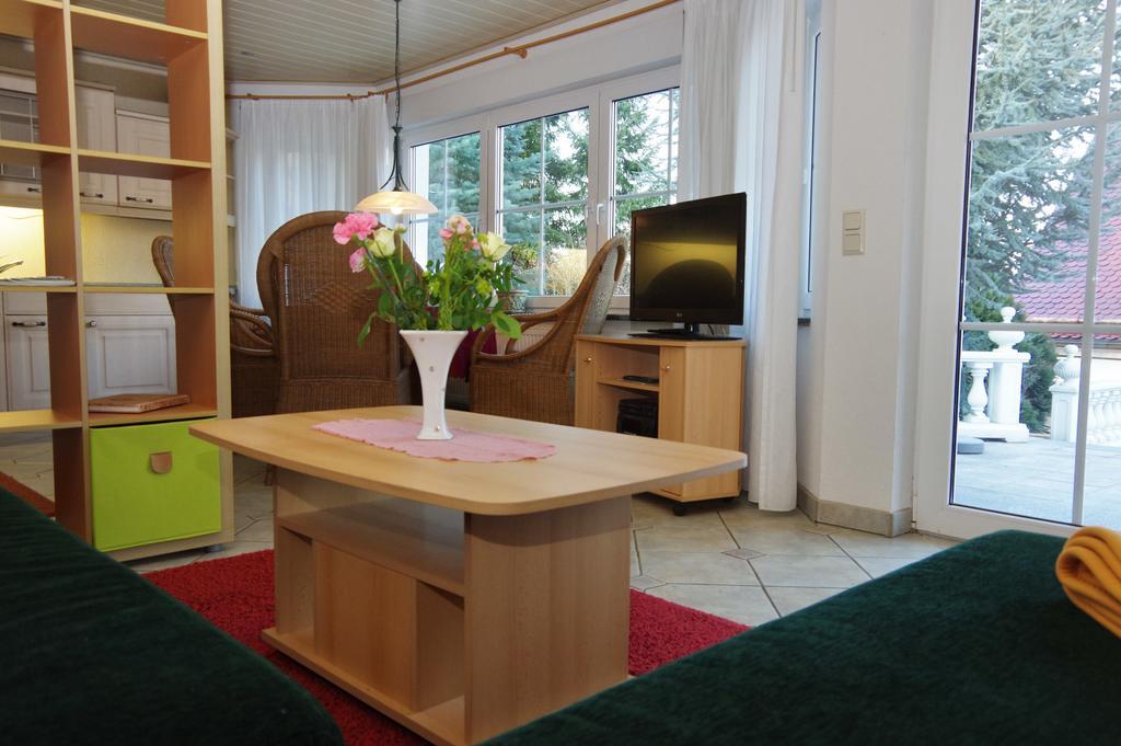 Gaestehaus Gaens - Ferienhaus Schirgiswalde-Kirschau エクステリア 写真