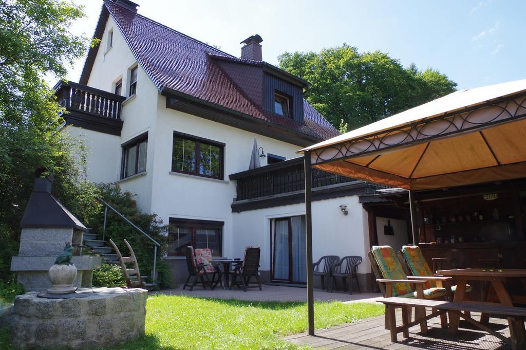 Gaestehaus Gaens - Ferienhaus Schirgiswalde-Kirschau エクステリア 写真